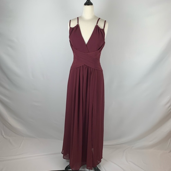 David's Bridal Dresses & Skirts - Plunging V-Neck Crinkle Chiffon Dress